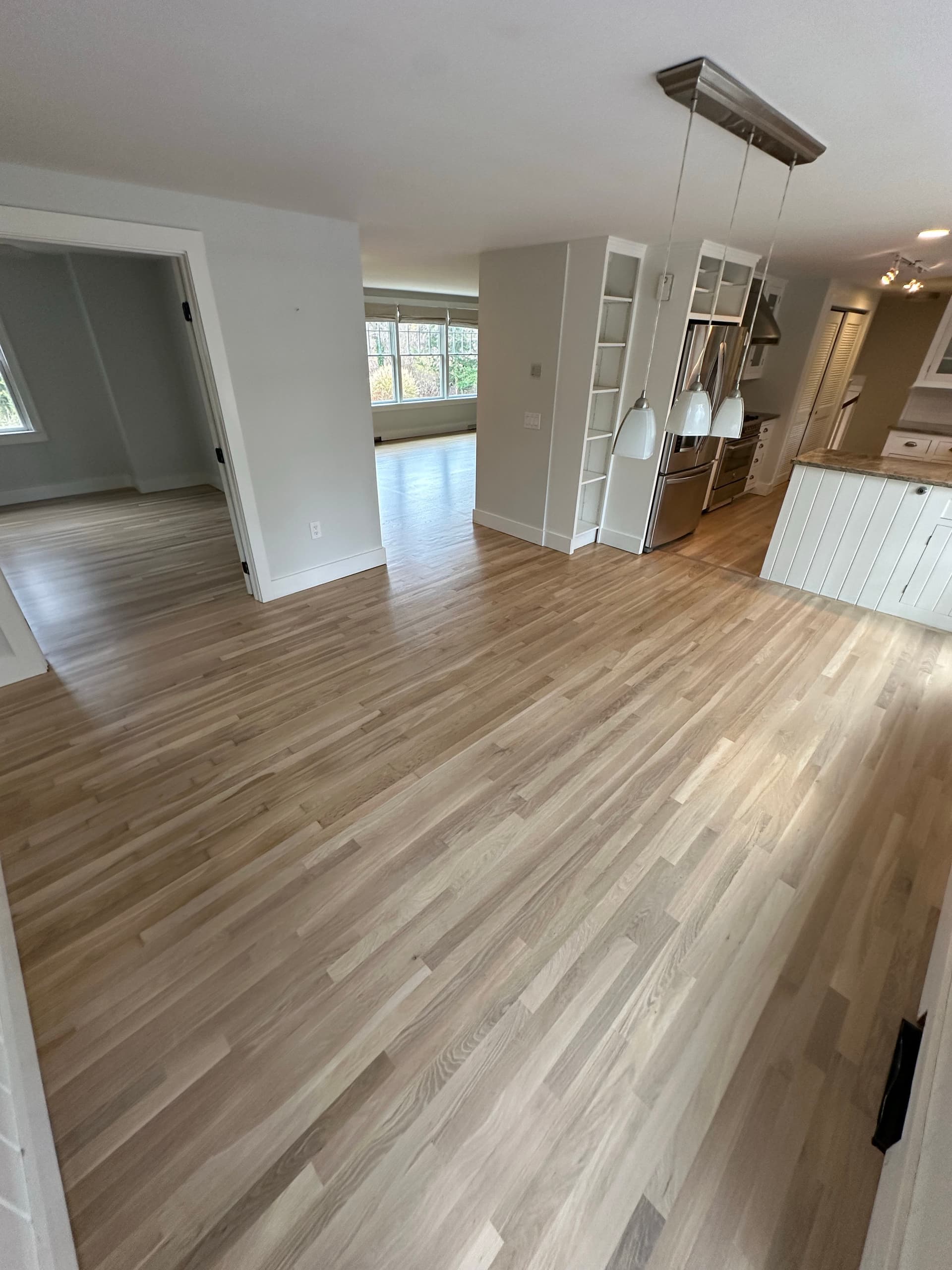 Gallery photos for Seamless Oak Flooring Installation: Image #2