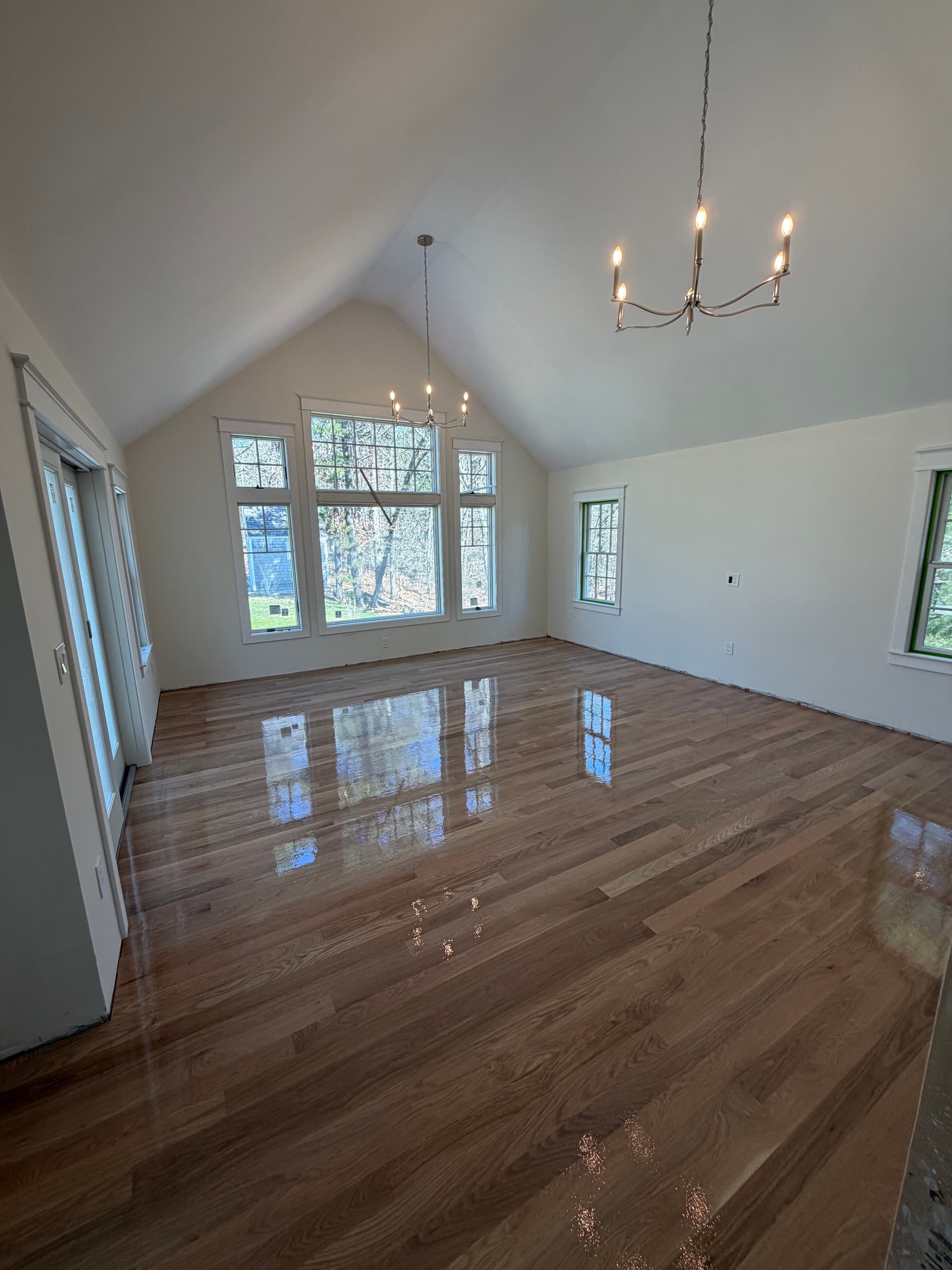 Gallery photos for White Oak Hardwood Floors Finished with Loba Easy Finish: Image #2