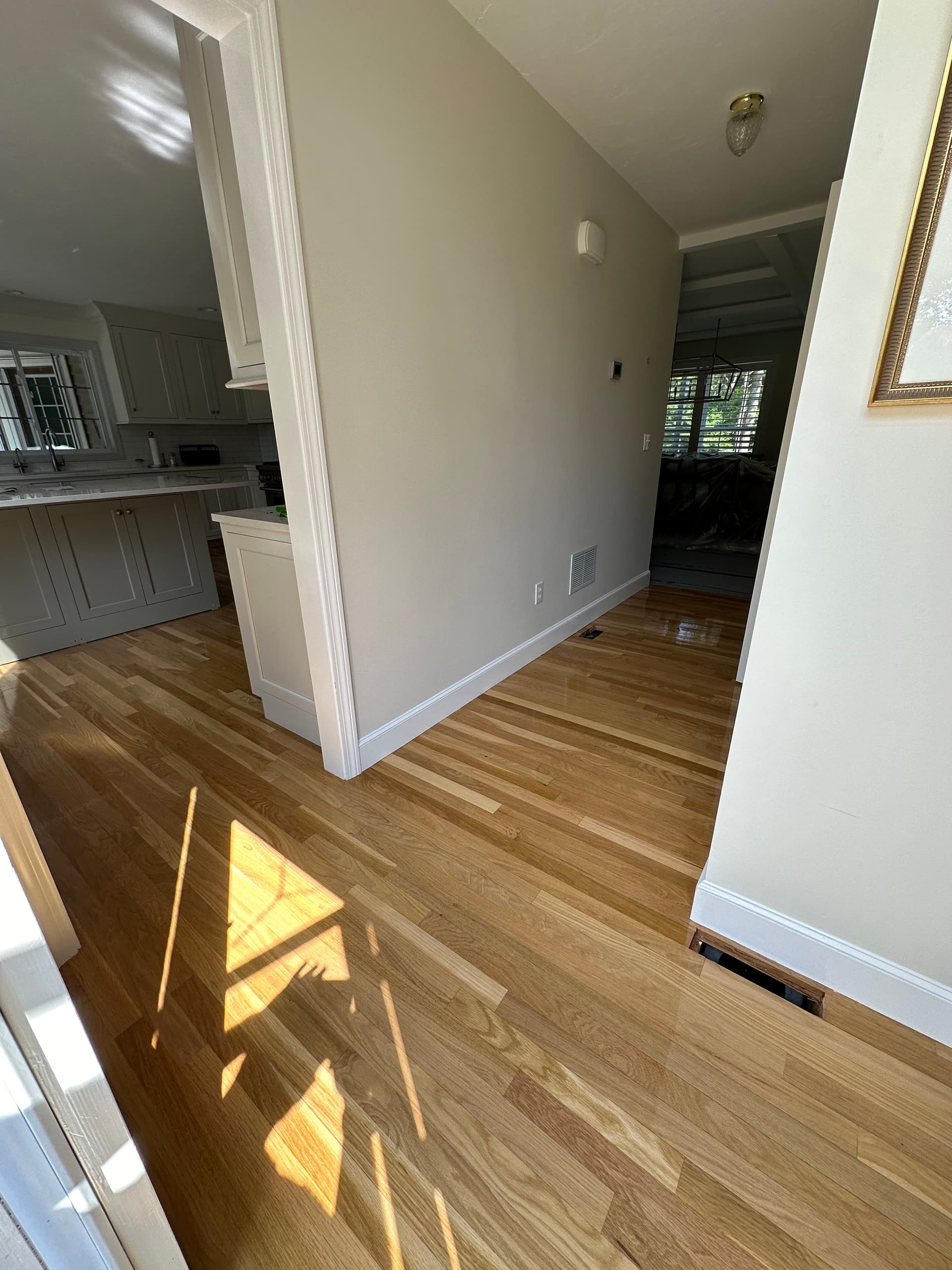 Gallery photos for Beautiful Hardwood Flooring for Cozy Living Spaces: Image #2