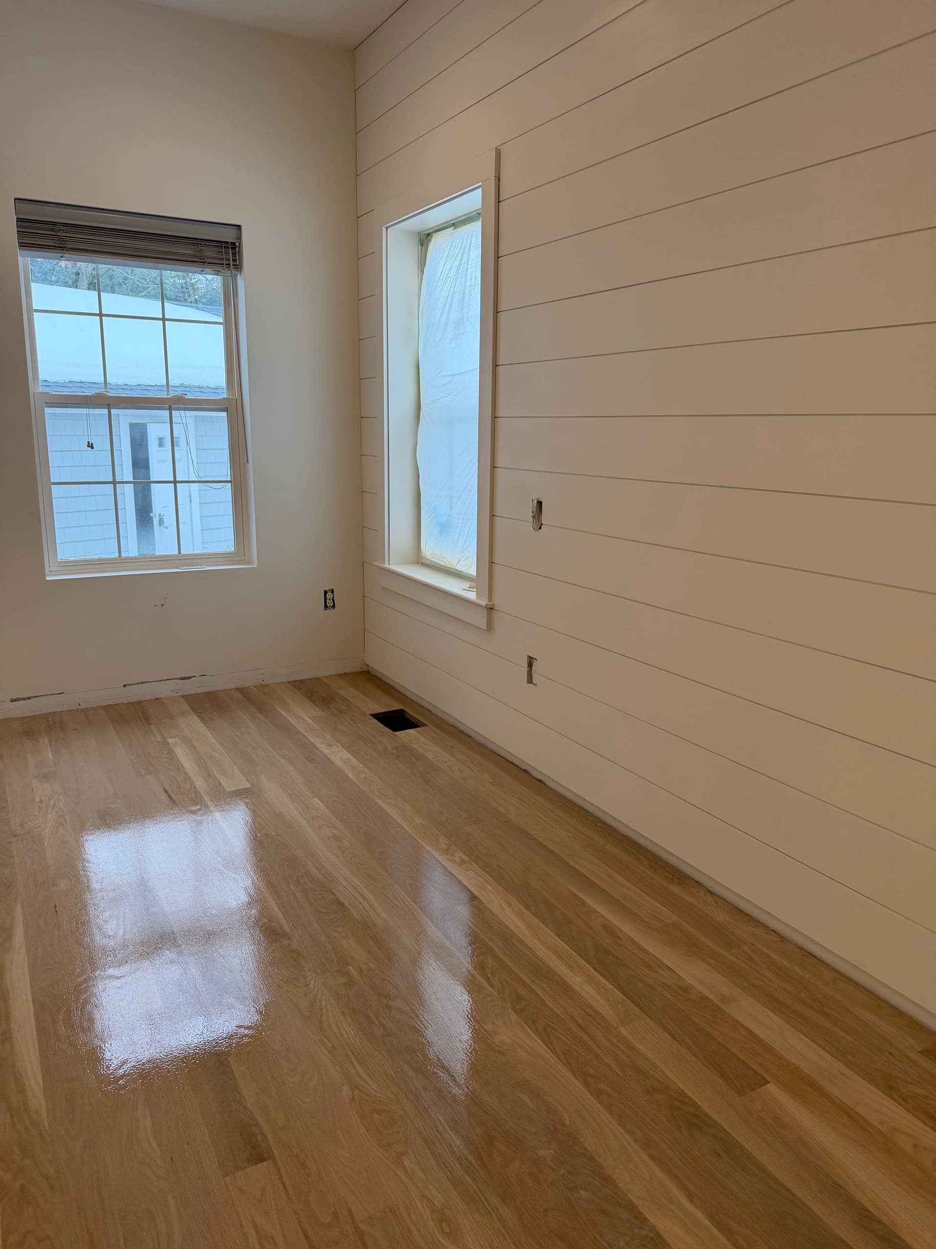 Gallery photos for Stunning White Oak Hardwood Floors with Loba Invisible Protect: Image #2