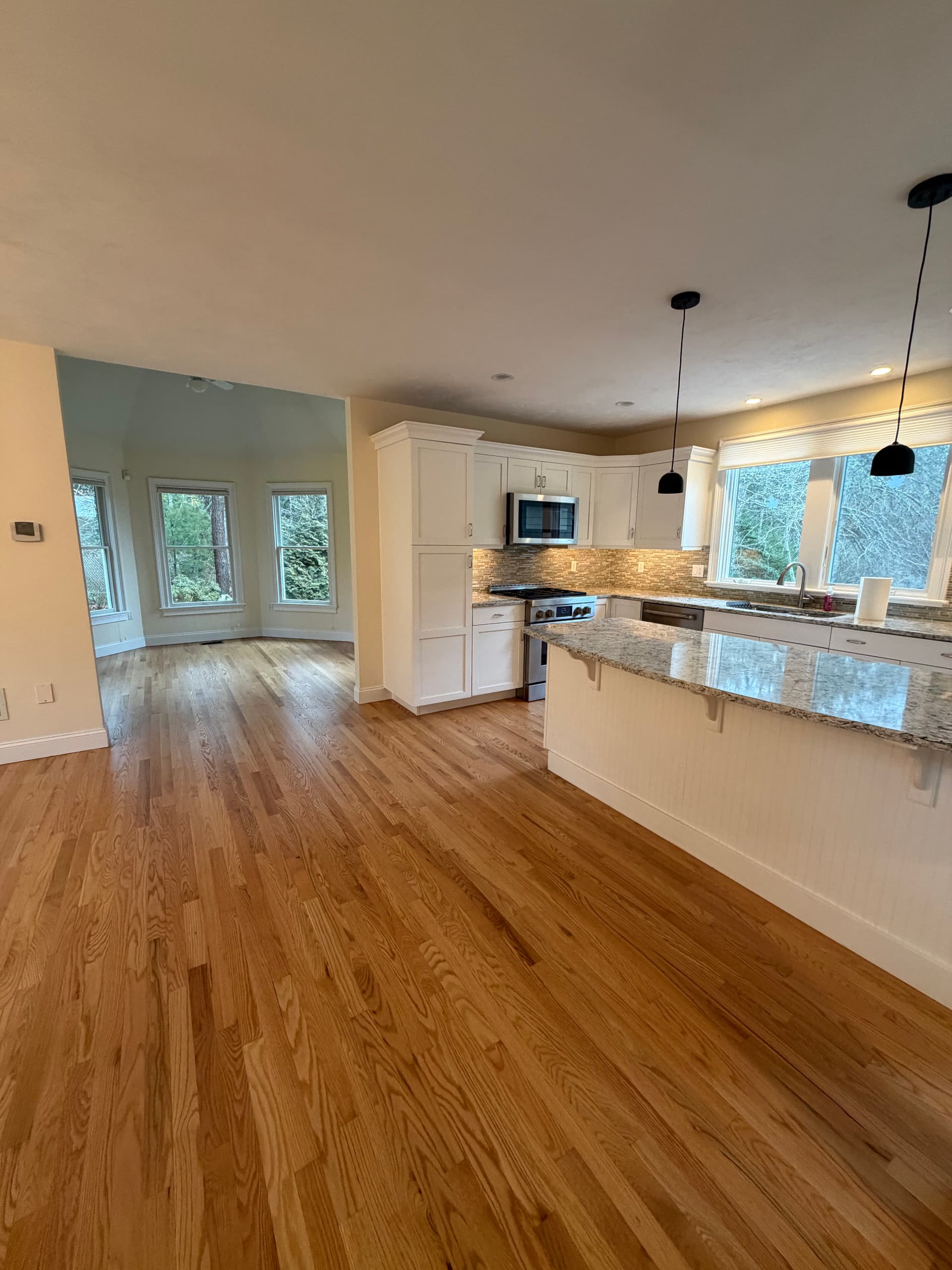 Gallery photos for Elegant Red Oak Flooring Installation: Image #1