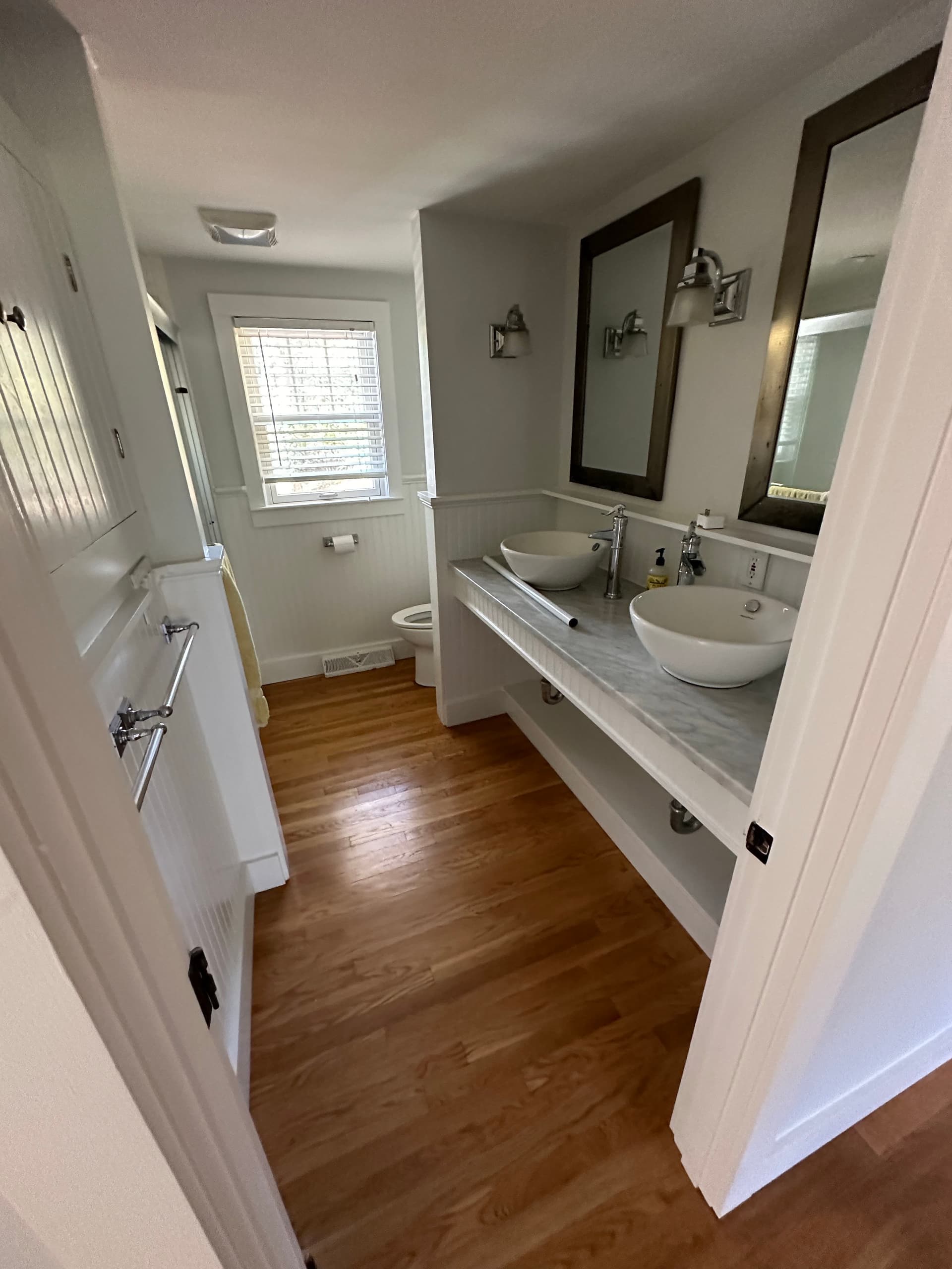 Gallery photos for Stunning Hardwood Flooring and Polished Interior: Image #2