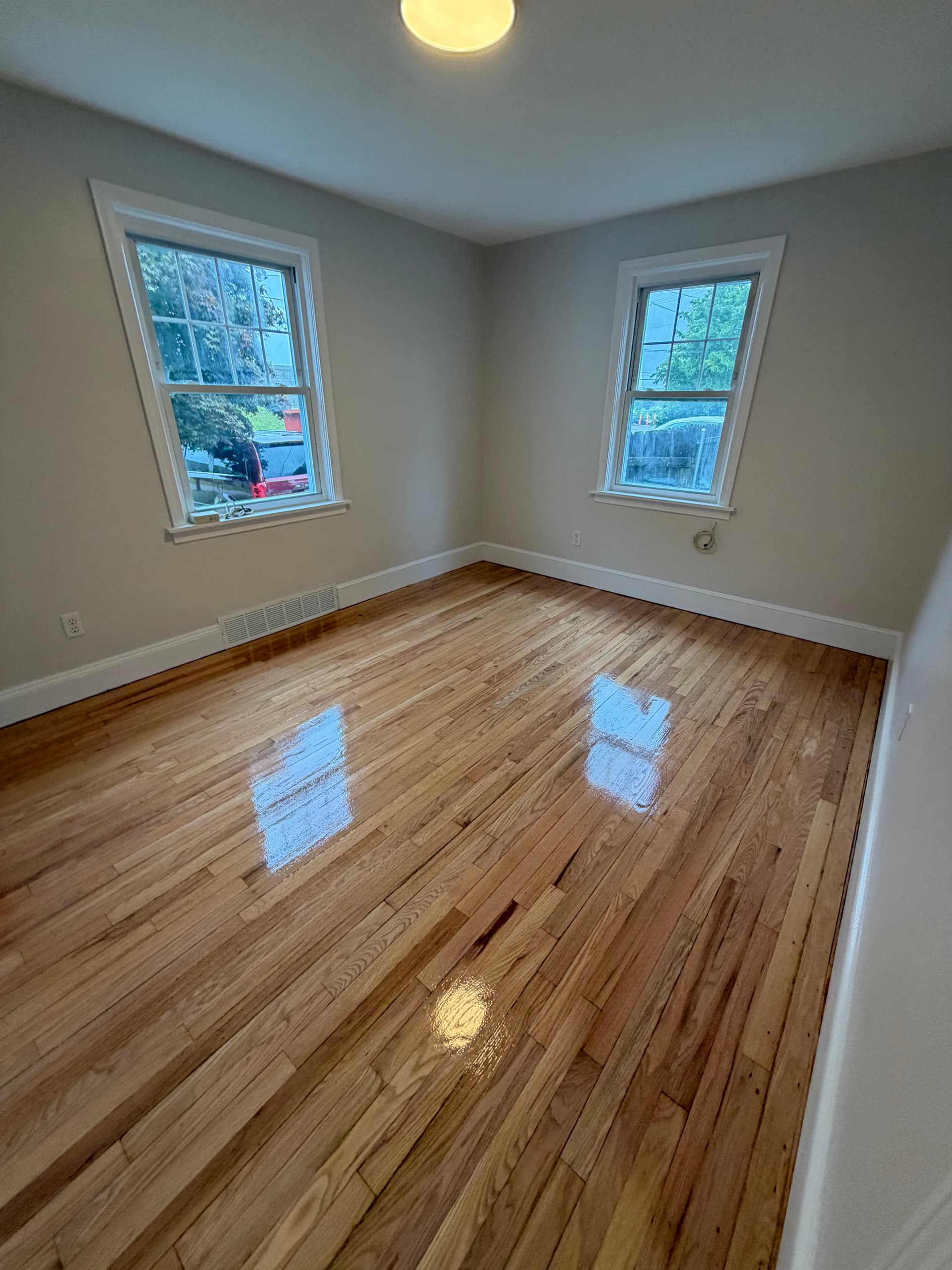 Gallery photos for Fresh Oak Hardwood Floors That Make Every Room Feel Brand New: Image #8