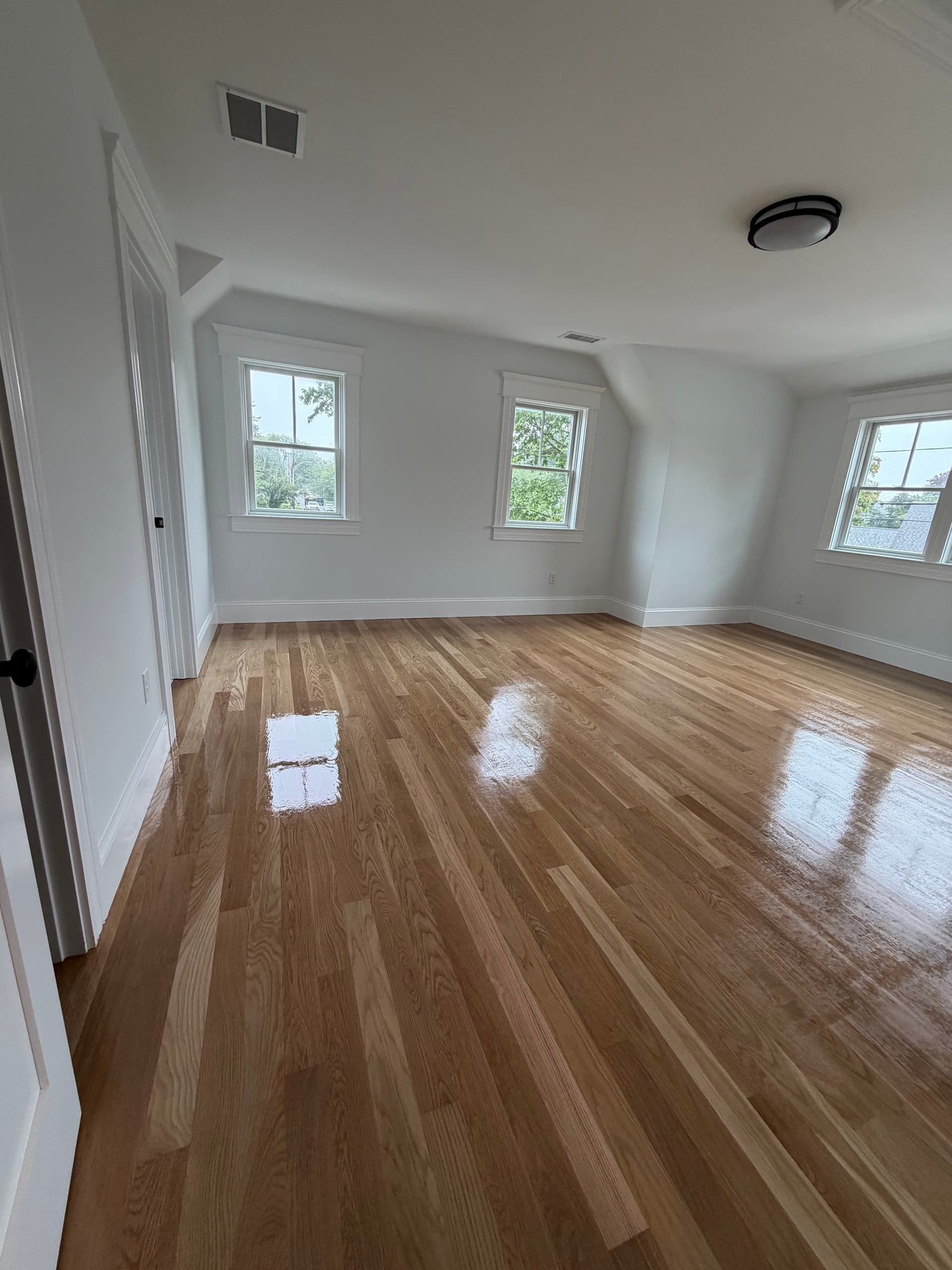 Gallery photos for Fresh Oak Hardwood Floors That Make Every Room Feel Brand New: Image #3
