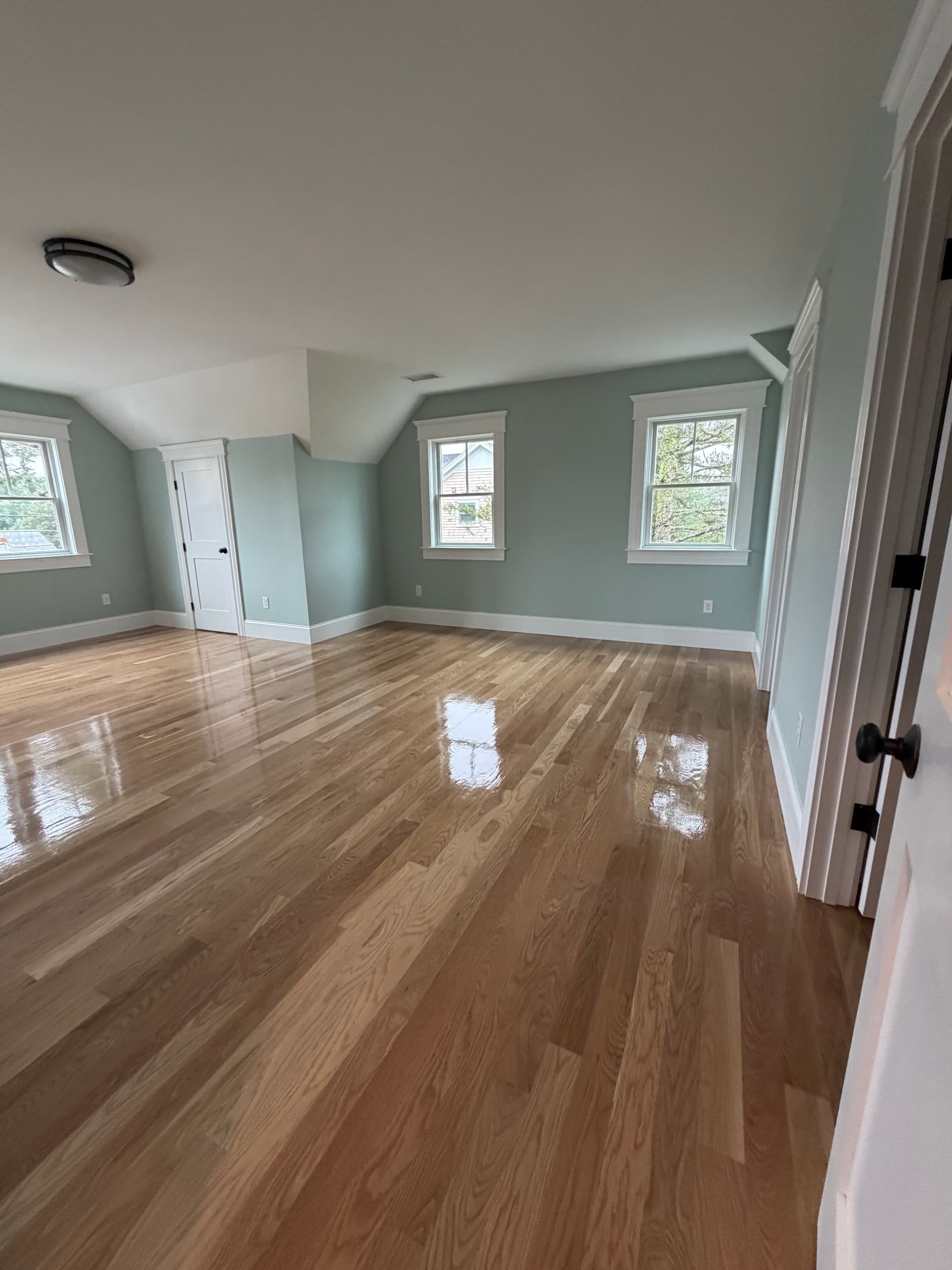 Gallery photos for Fresh Oak Hardwood Floors That Make Every Room Feel Brand New: Image #4