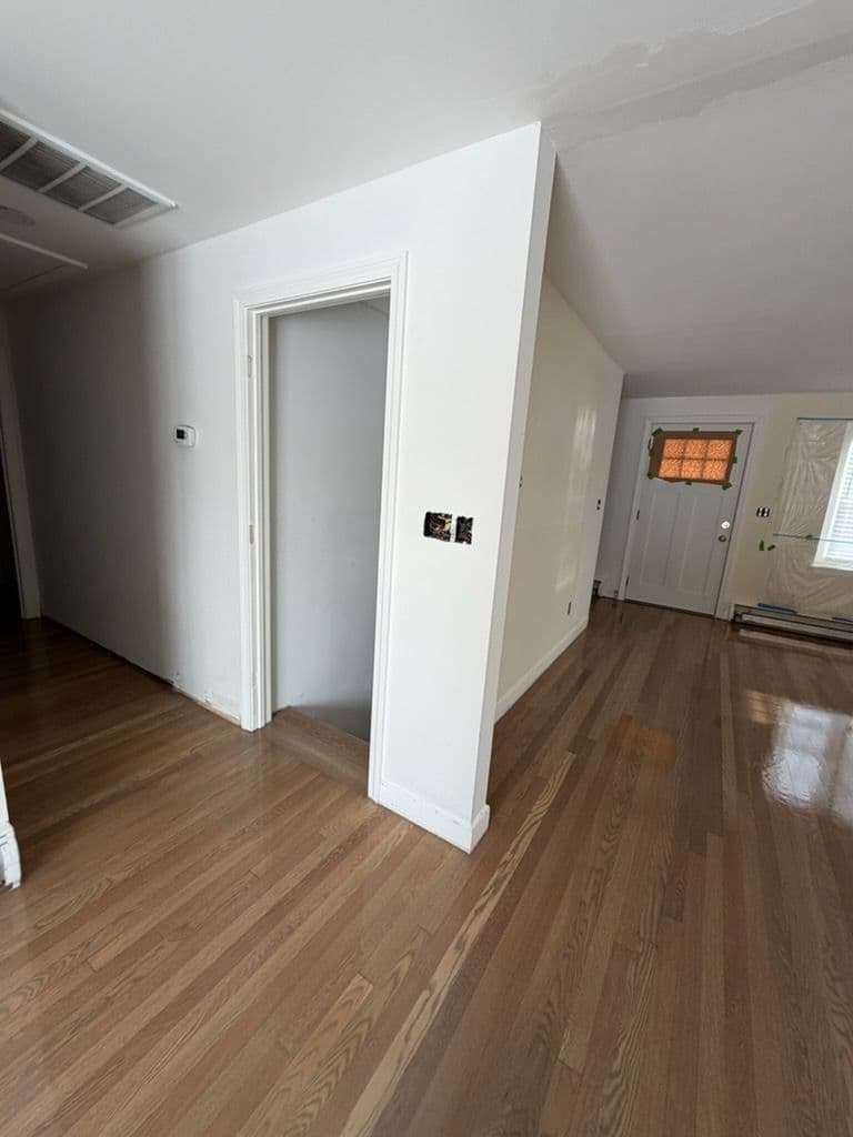 Gallery photos for Stunning White Oak Floor Refinishing for Modern Home: Image #2